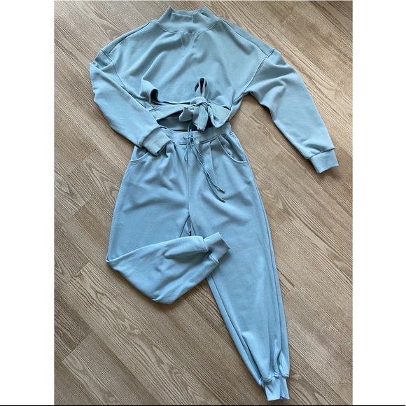 *NWOT* Fashion Nova Sky Blue Jogger Set - Picture 3 of 3